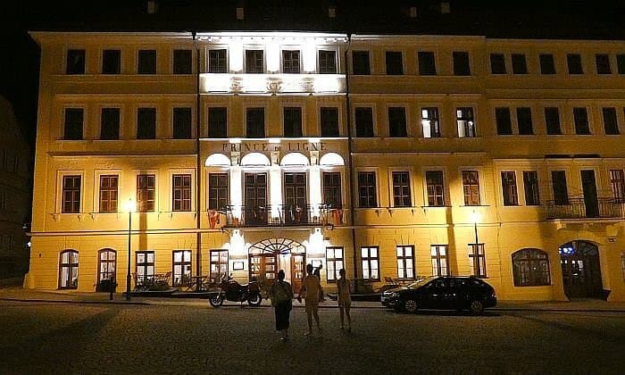 Adhezivní stomatologie dnes a zítra – nové postupy, materiály a inovace